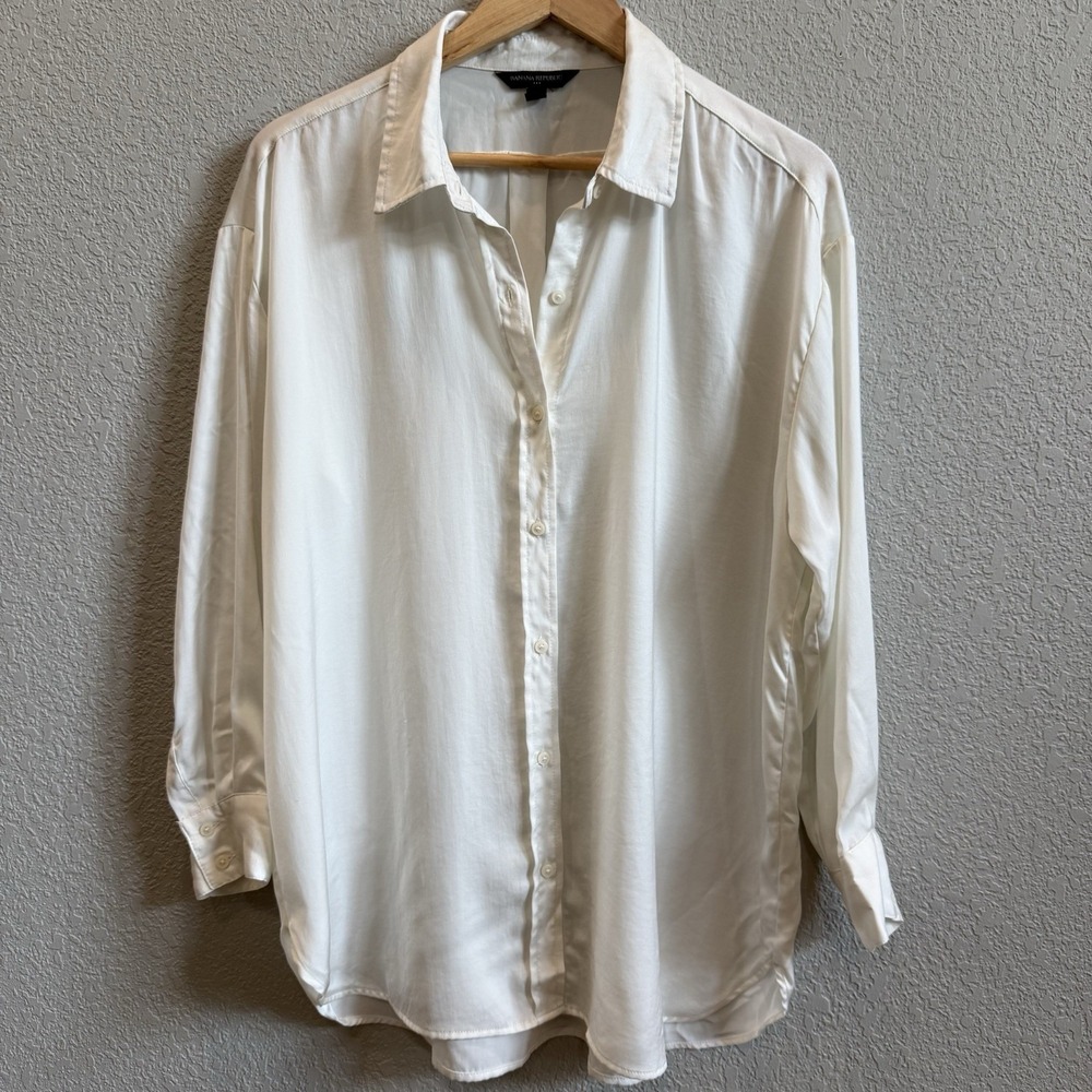 Banana Republic Ivory Satin Button Up Tunic Shirt Classic Career Minimalist